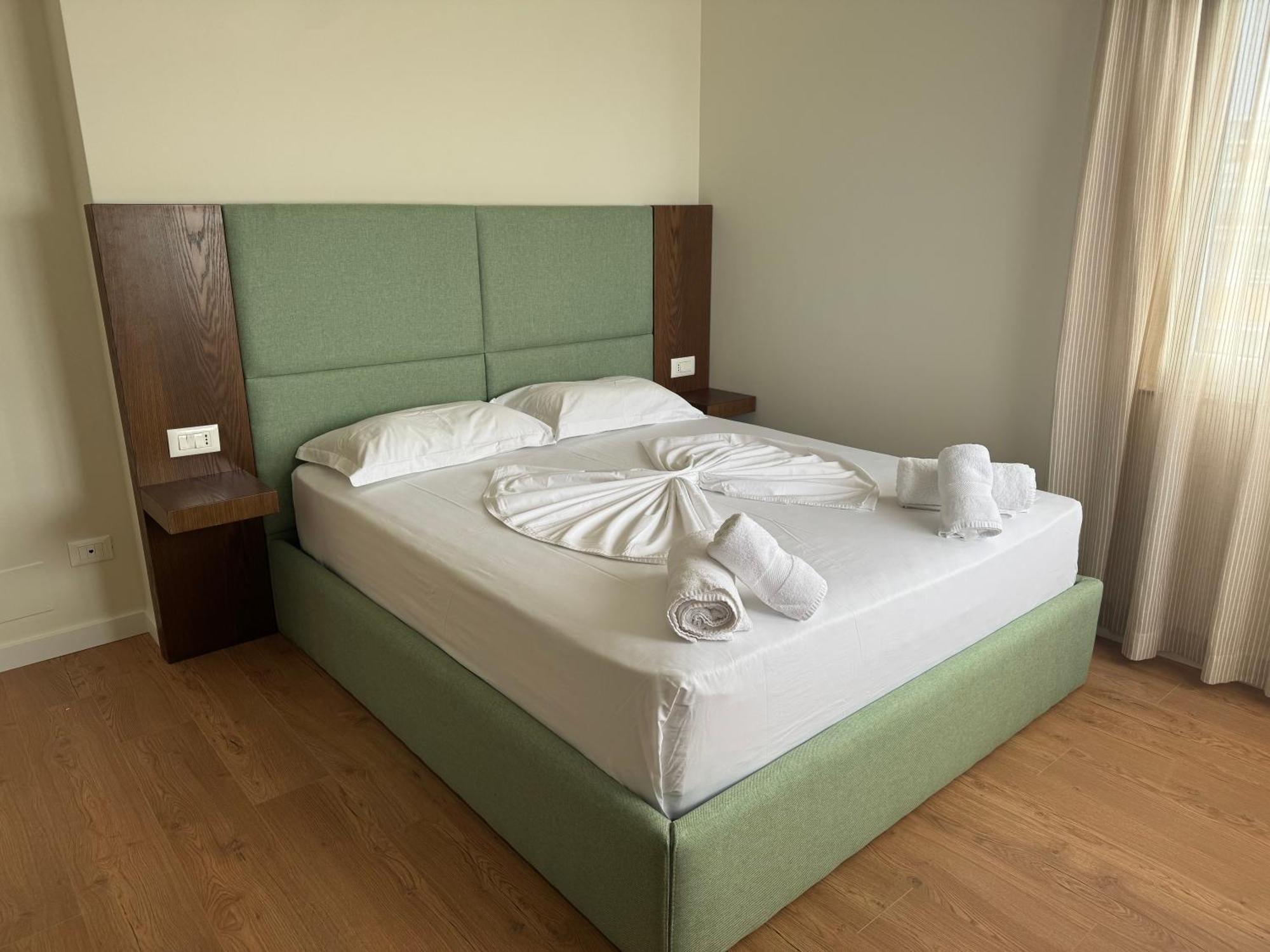 ساراندا Eval Hotel المظهر الخارجي الصورة