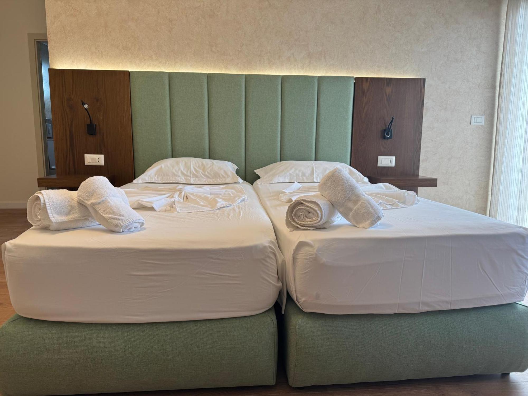ساراندا Eval Hotel المظهر الخارجي الصورة